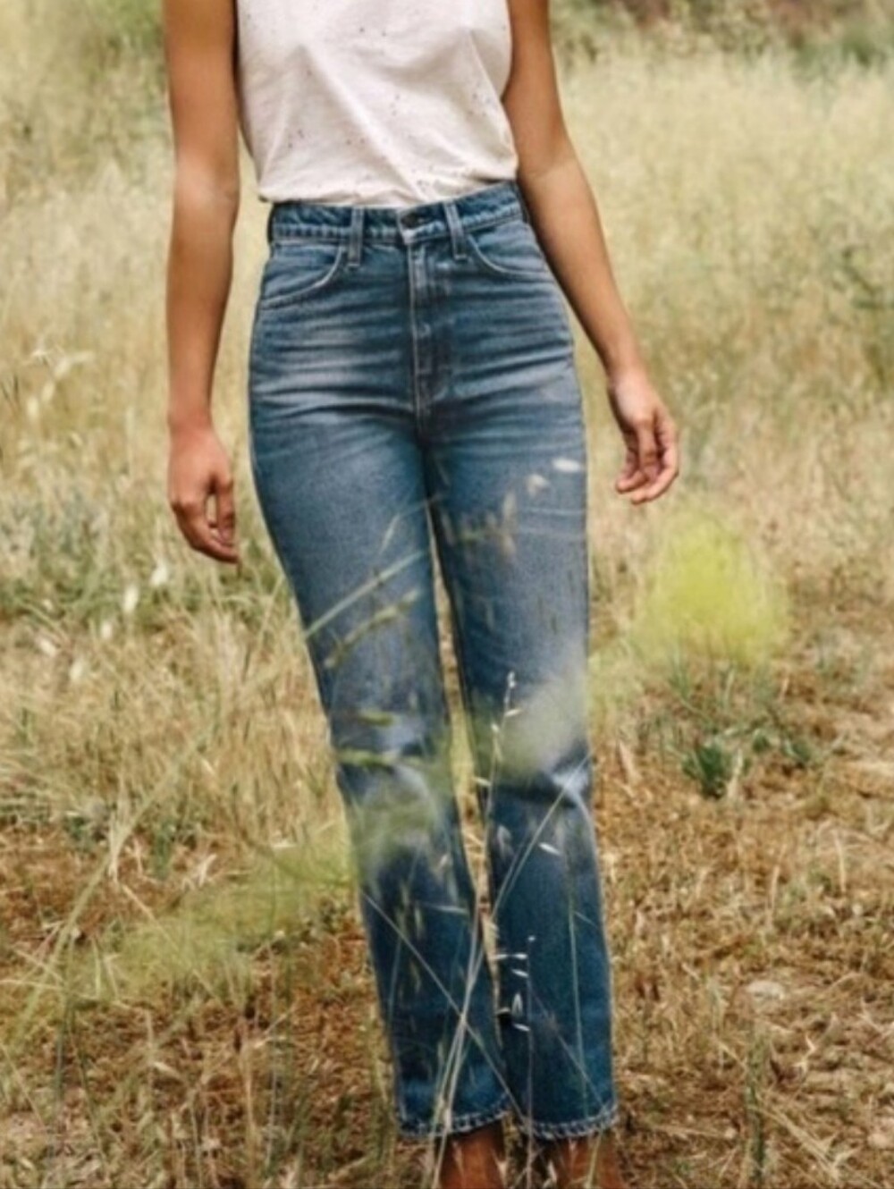 IMOGENE + WILLIE - Sophie Light Wash High-Rise Straight Jeans Sz 28